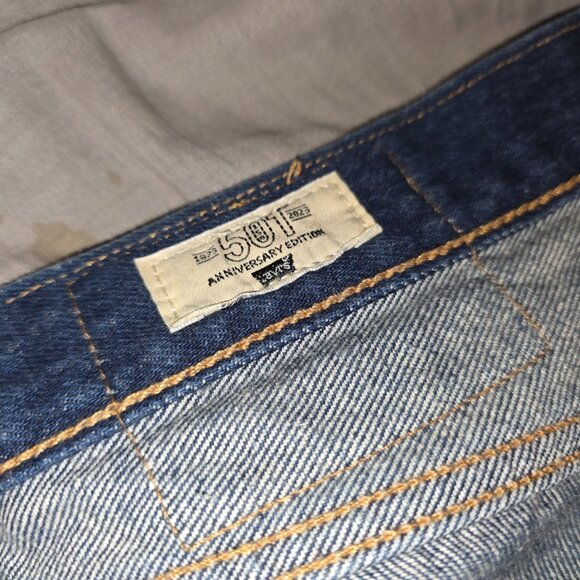Brand New Men's Levi's 150th Anniversary 501 Jeans(W36L32) - Picture 3 of 9